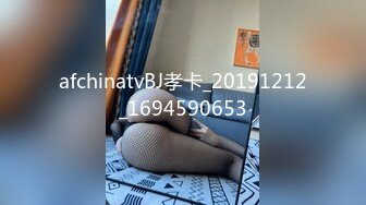 邻家妹妹型甜美大奶兼职美女，看美女奶子挺大，迫不及待撩起内衣揉捏，吸吮舔屌后入奶子晃动，操的妹子一直喊不要