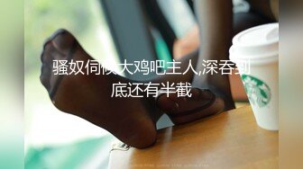 【新片速遞】三女两男刺激啪啪啪，全程露脸很嫩的小骚逼伺候两个纹身小哥，口交大鸡巴让小哥压在身下爆草抽插，浪叫不止