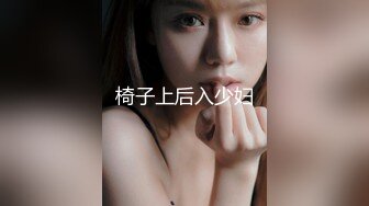 潜入偷拍两位移动公司漂亮的女职员