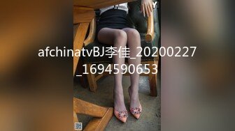 學院派性感氣質美女兼職援交，男的還在開車就迫不及待脫褲子先讓驗貨，帶到酒店插的呻吟不止，豐滿圓臀插著夠勁