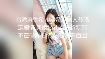 游乐场女厕全景偷拍 身材丰满的小妞肥美的嫩鲍