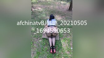 -妖娆美少妇欧美风格跪着吃双屌 前后齐夹击 一顿后入猛如虎 射在肚子上