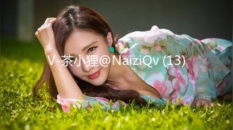 探花小哥约的甜美嫩妹,脱下裤子让妹子口 扶着屌插入猛操