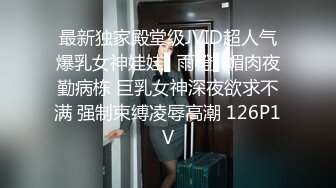 熟女妈妈 胖老太太被小鸡操老逼再操屁眼 还不过瘾还要用黄瓜捅