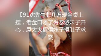   排队等候 美女多人运动爽到不行 女人的性欲要求往往比男人高 给她打开了新世界的大门