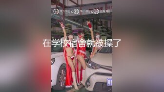 丰满熟女床上自拍玩小穴解闷