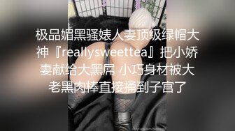 样子满可以的美女主播晚上没穿内裤在天桥玩露出摸逼期间有不少人路过1