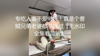 大学生情侣度假在沙滩忍不住激情